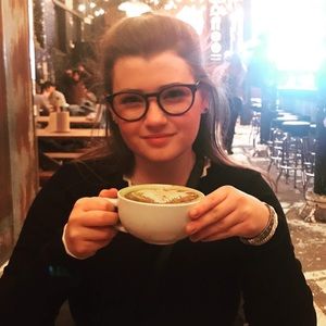 Meet your Posher, Danielle